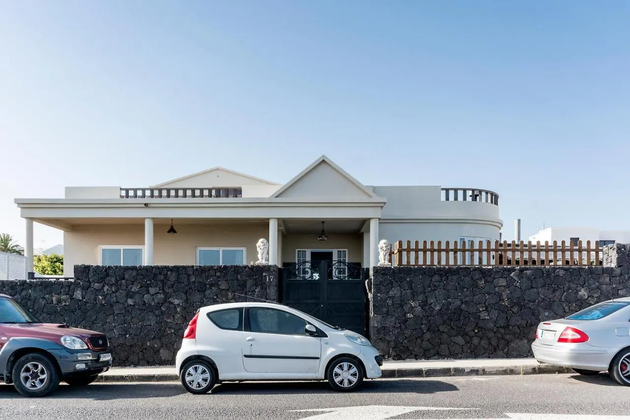 Holiday home Casa Villa Portuguesa Tahiche Spain
